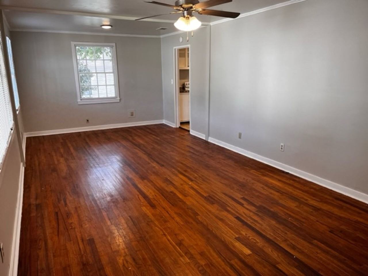 909 Blanton St - Photo 2 of 9
