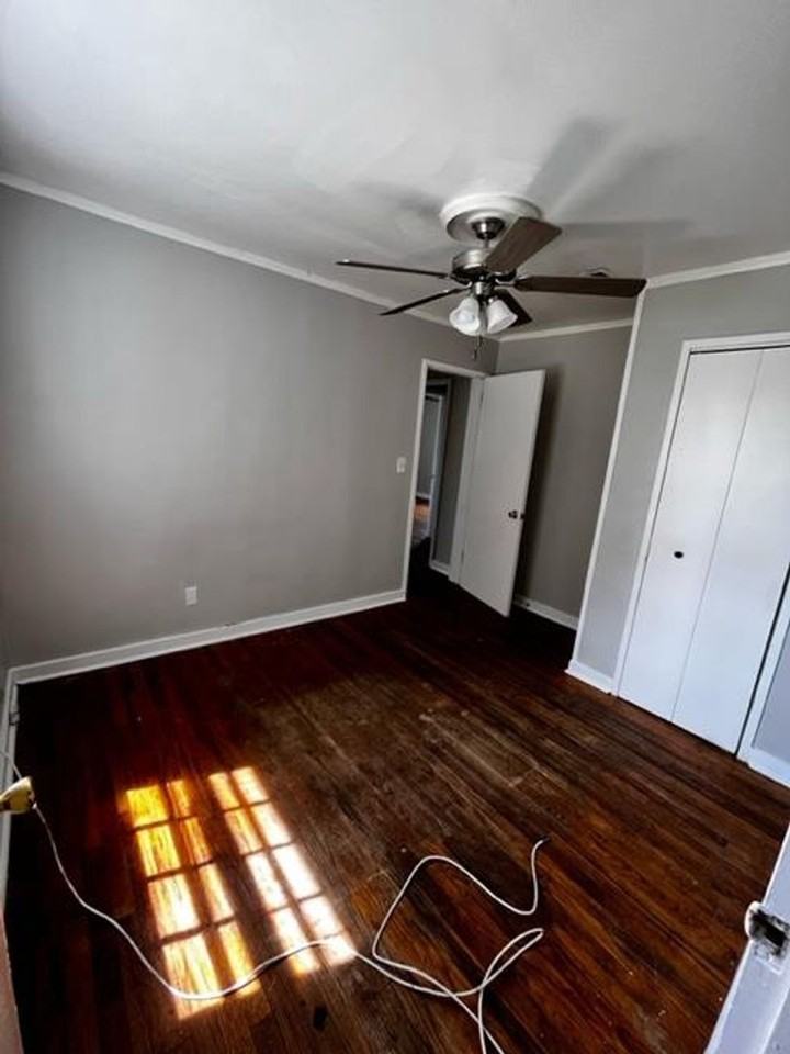 909 Blanton St - Photo 5 of 9
