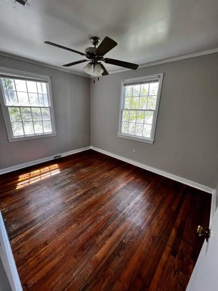 909 Blanton St - Photo 6 of 9