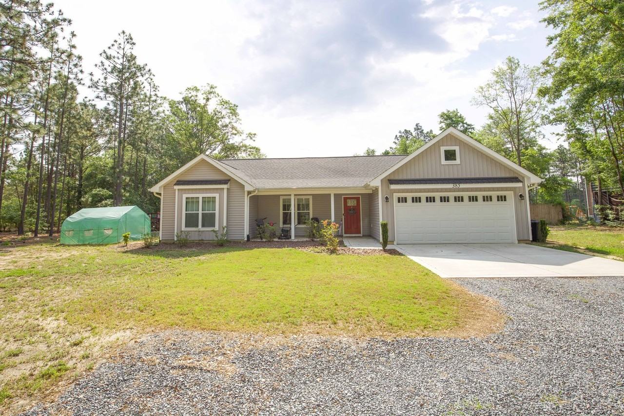 385 N Pecan St - Photo 3 of 34