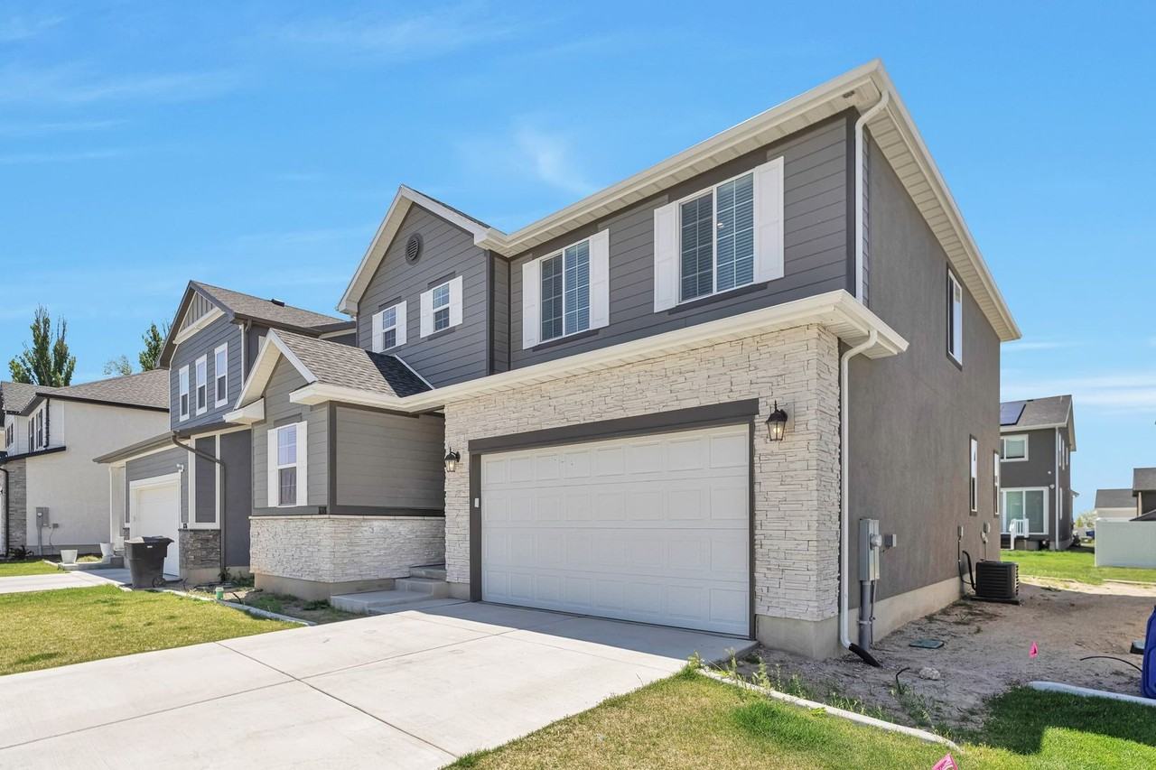 1118 S 4650 W - Photo 2 of 26