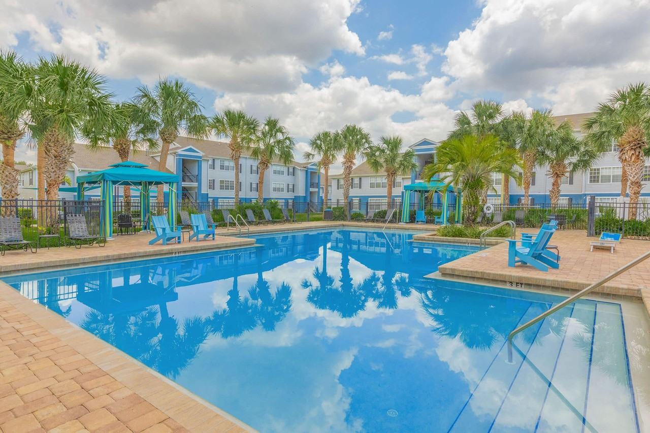 The Grove at SouthShore - Photo 4 of 50