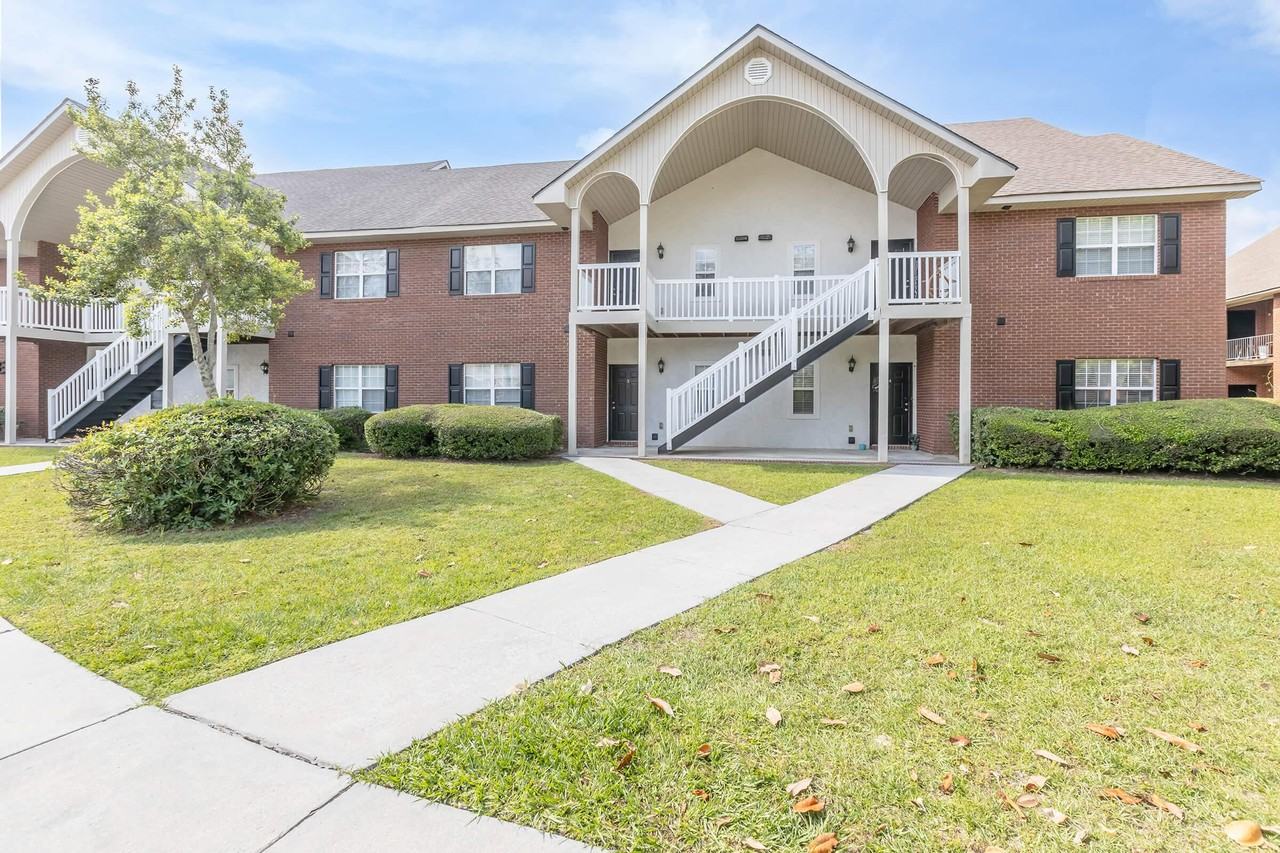 The Retreat at Pineview - Photo 3 of 48