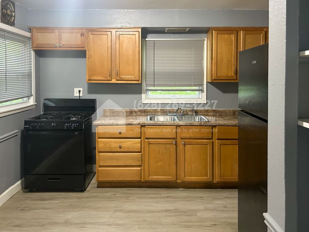 353 Scenic Dr - Photo 3 of 18