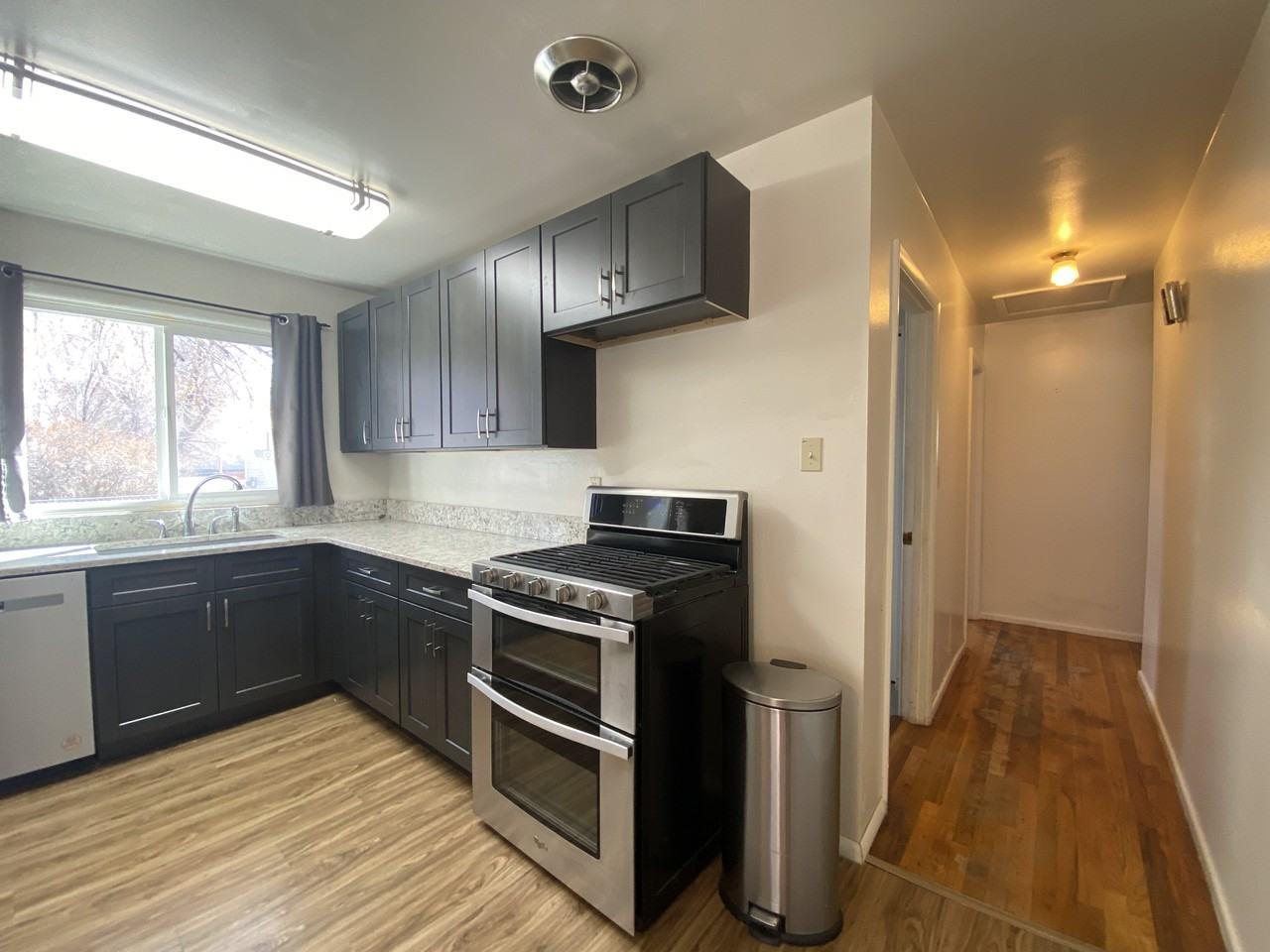 989 Hobson St #NA - Photo 3 of 17