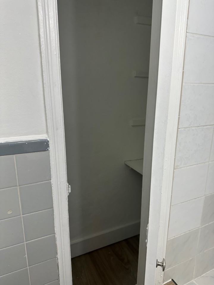 24 Nw 50th Ave #4 - Photo 6 of 11