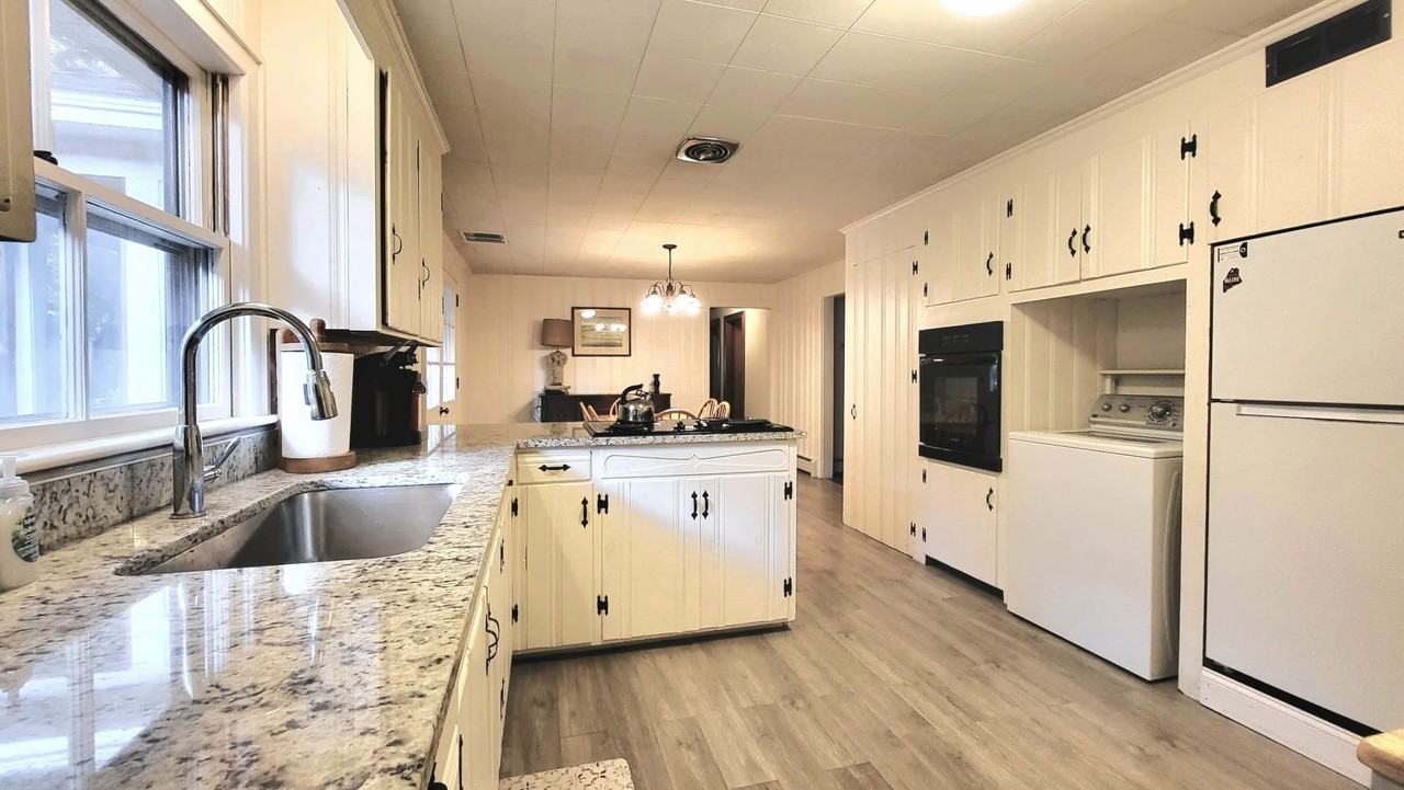 9 Myrtle Cir #NA - Photo 3 of 18
