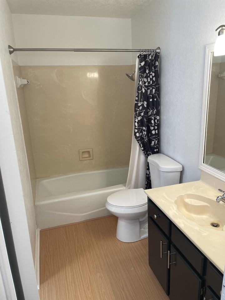 4029 Heatherbrook Ct - Photo 6 of 9