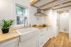 featured image of 9849 Sunrise Highway #4