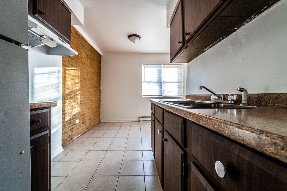 2110 S 5th Ave - Photo 2 of 11