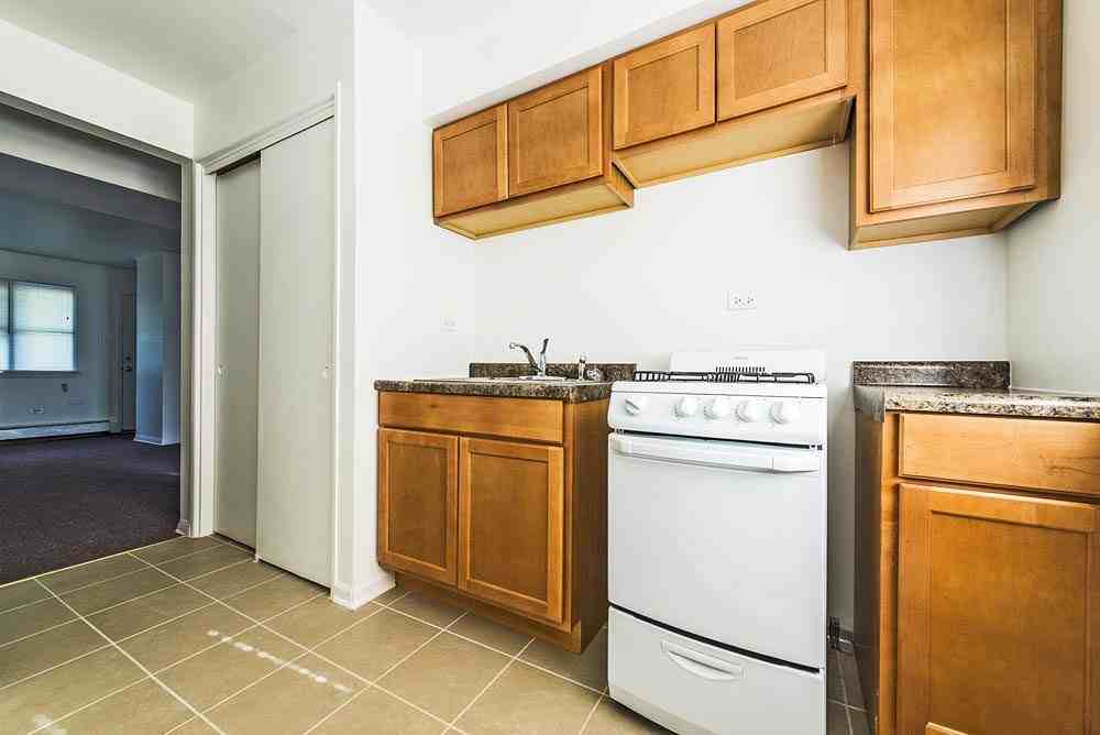 7925 S Phillips - Photo 2 of 9