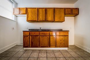 8000 S Ellis Ave - Photo 1 of 1