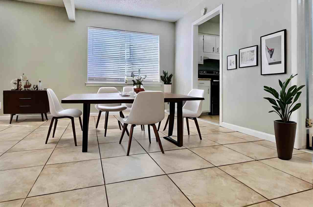 3901 Englewood Cir #3901 - Photo 4 of 30