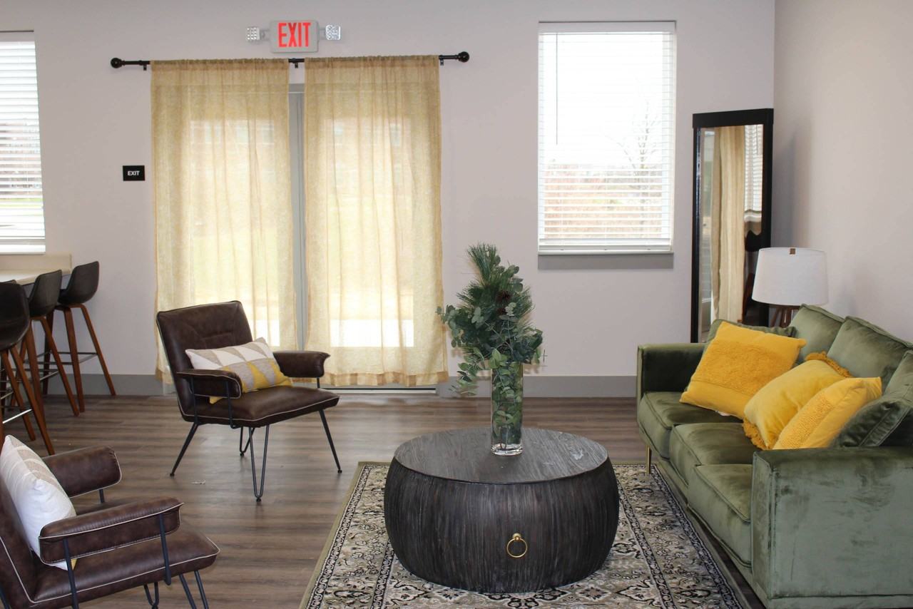 The 2525 - Photo 2 of 11