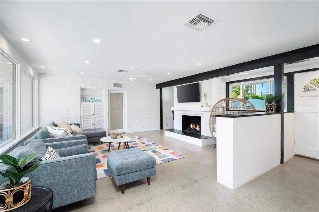 1351 E San Lorenzo Rd - Photo 3 of 8