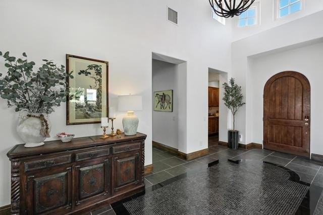50310 Valencia Ct - Photo 3 of 8