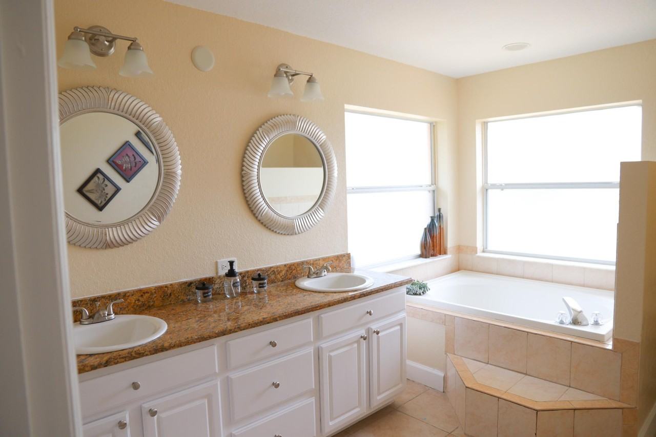 Alameda Dr N - Photo 4 of 15