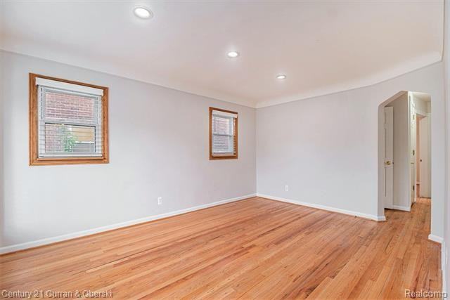 23310 Wilson Ave - Photo 3 of 15