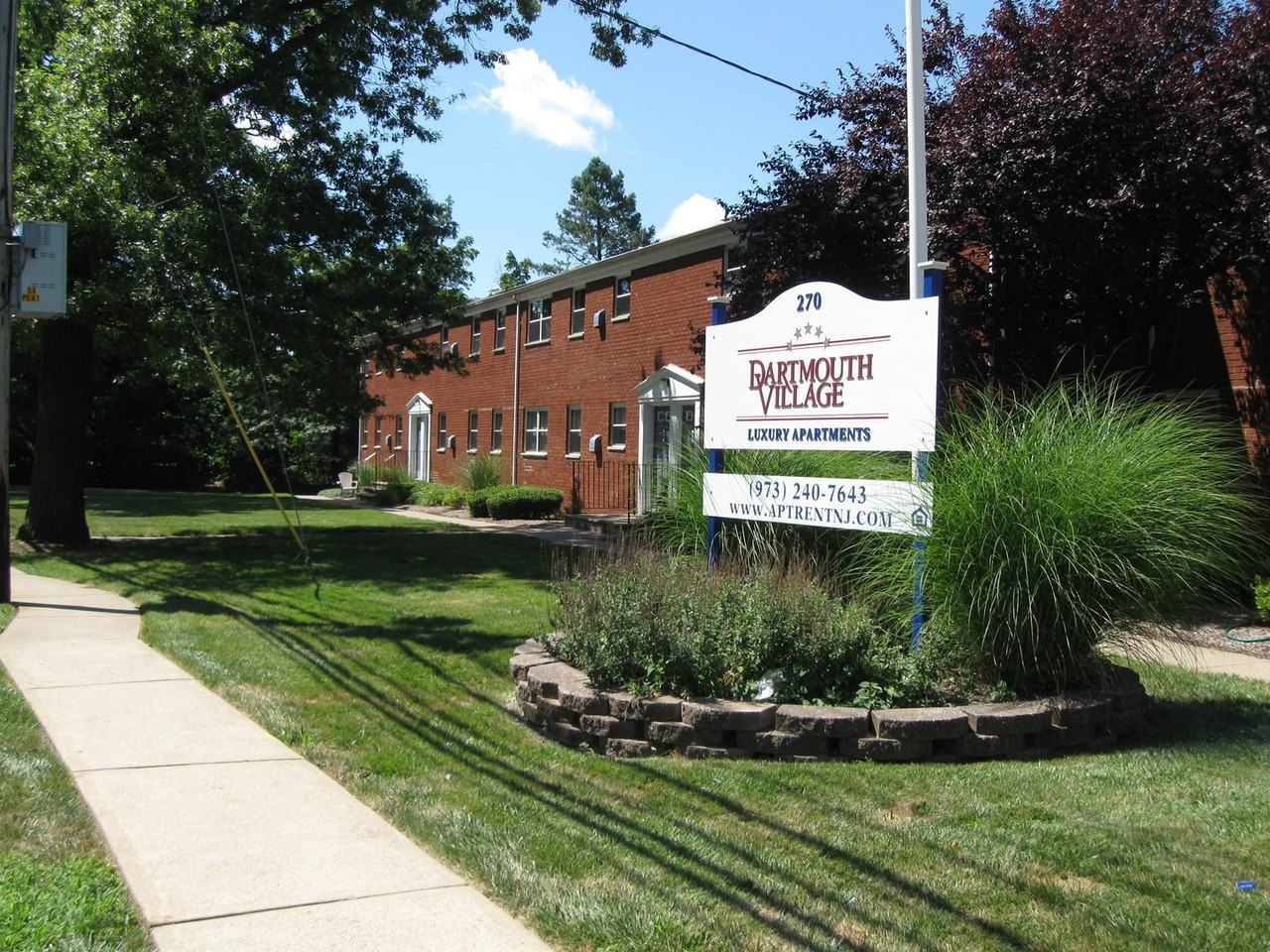 DARTMOUTH VILLAGE APARTMENTS - Photo 5 of 50