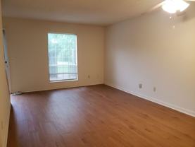 298 Yelton Ct - Photo 1 of 1