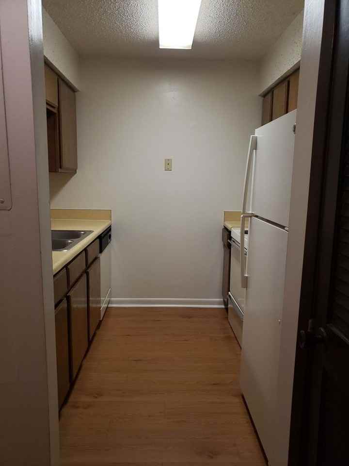 298 Yelton Ct - Photo 4 of 8