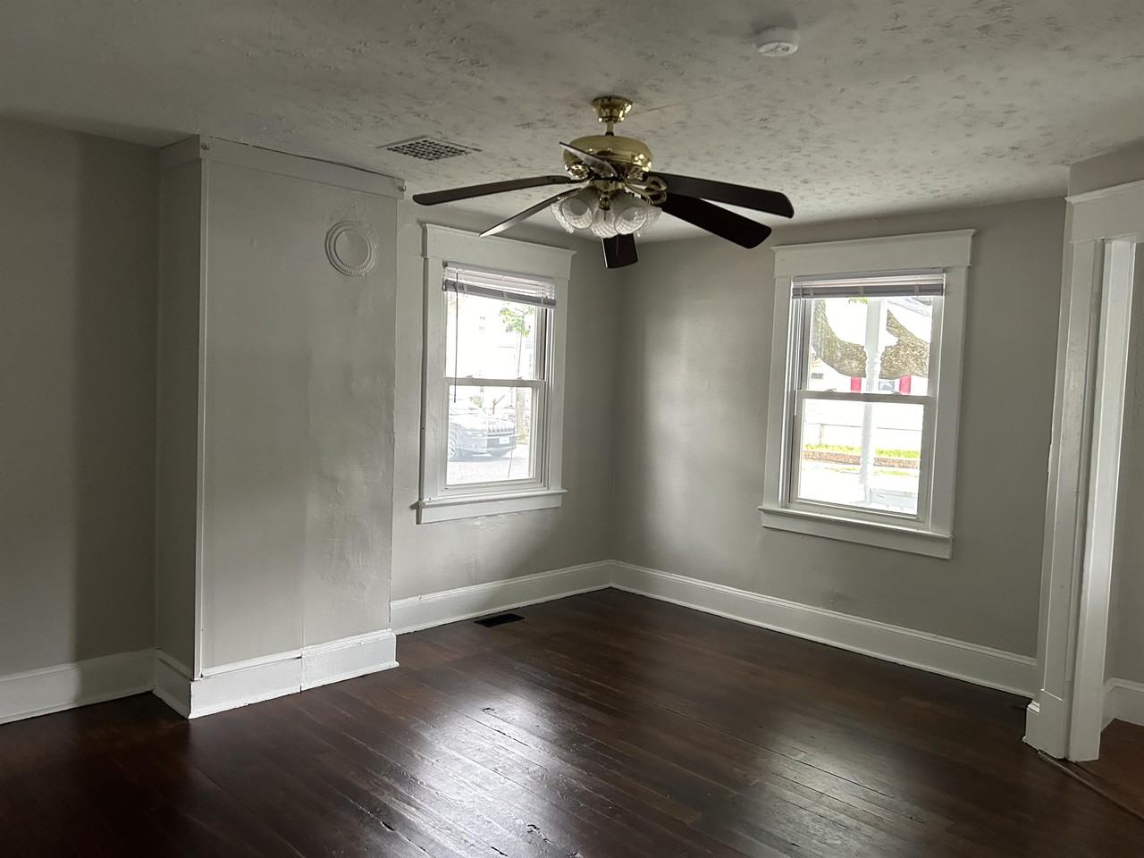 26 Jackson Ave #26 - Photo 2 of 14