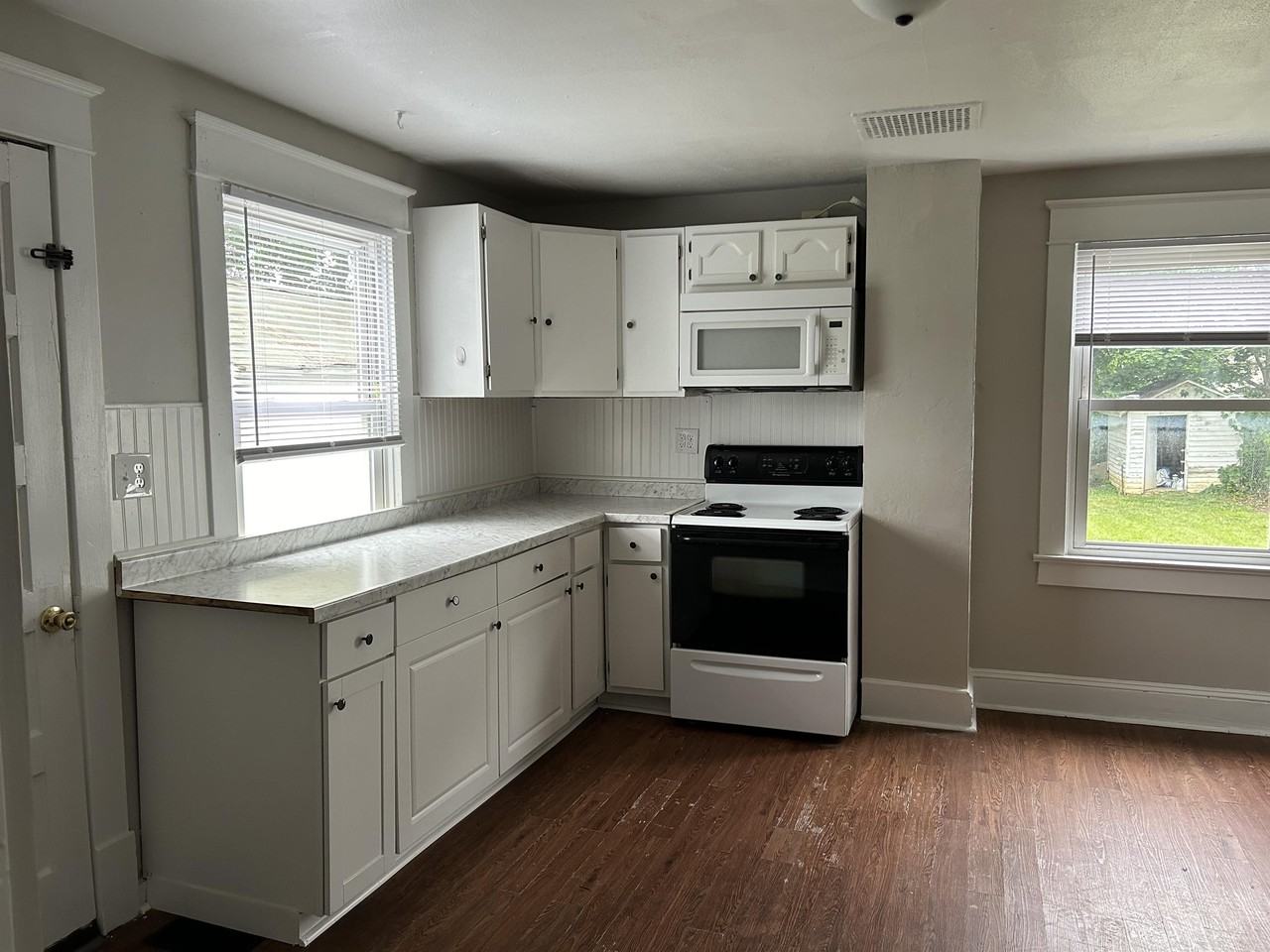 26 Jackson Ave #26 - Photo 3 of 14
