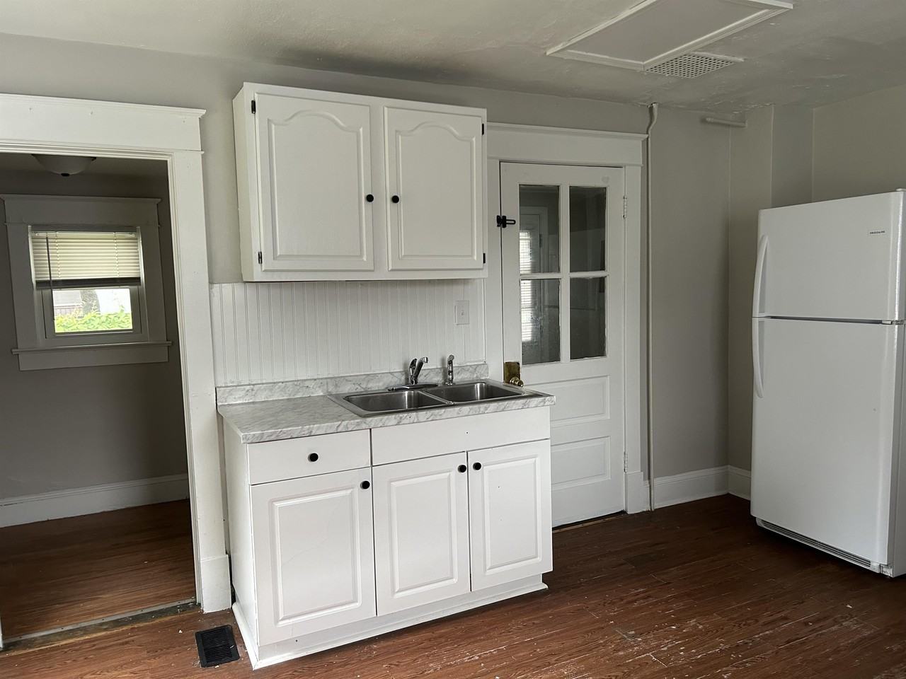 26 Jackson Ave #26 - Photo 4 of 14