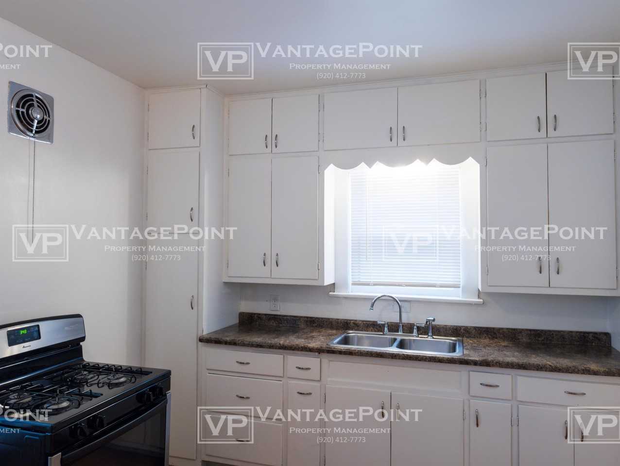 611 Chicago St - Photo 2 of 9