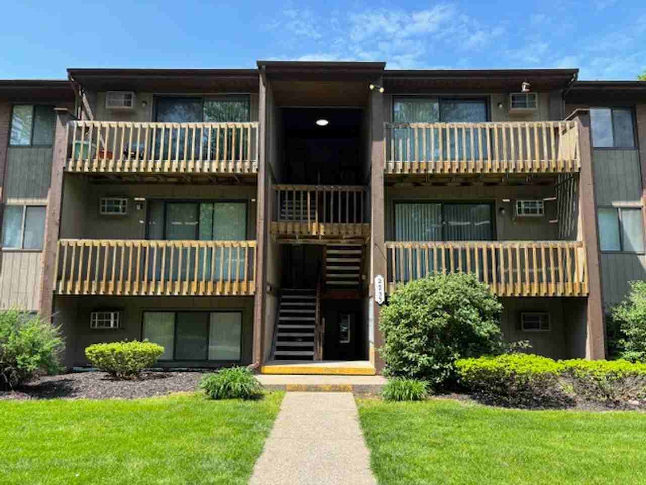 Pinery Woods Apartments - Photo 3 of 18
