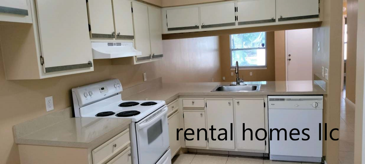 1230 Sophie Blvd - Photo 5 of 9