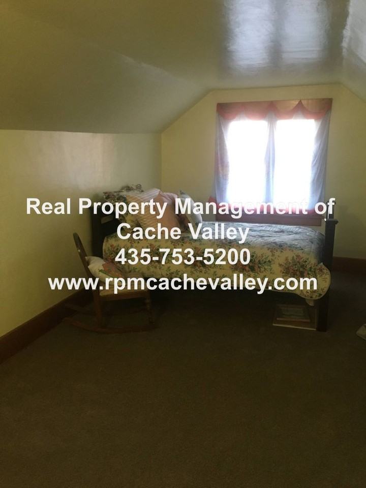 285 N 100 E - Photo 2 of 10