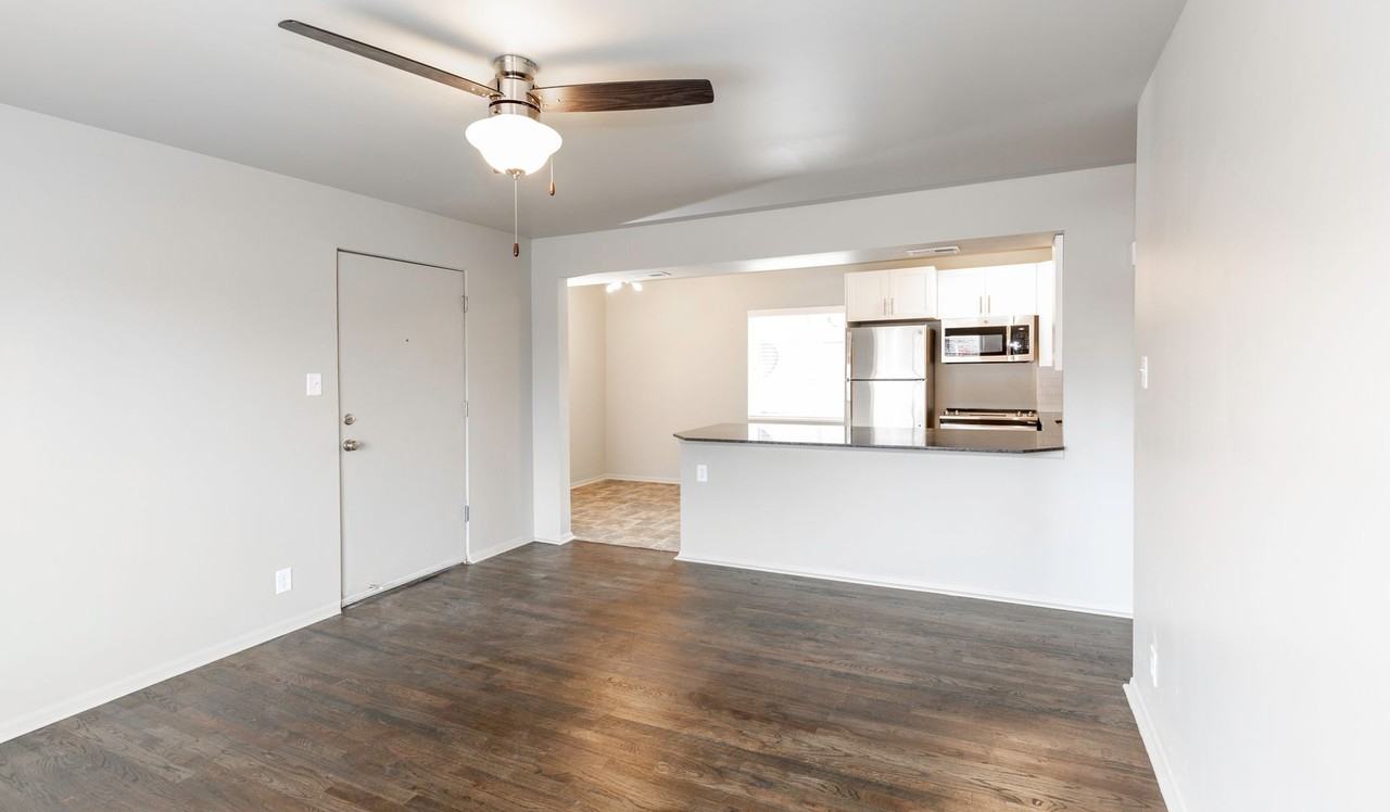 1997 S 2100 E - Photo 4 of 8