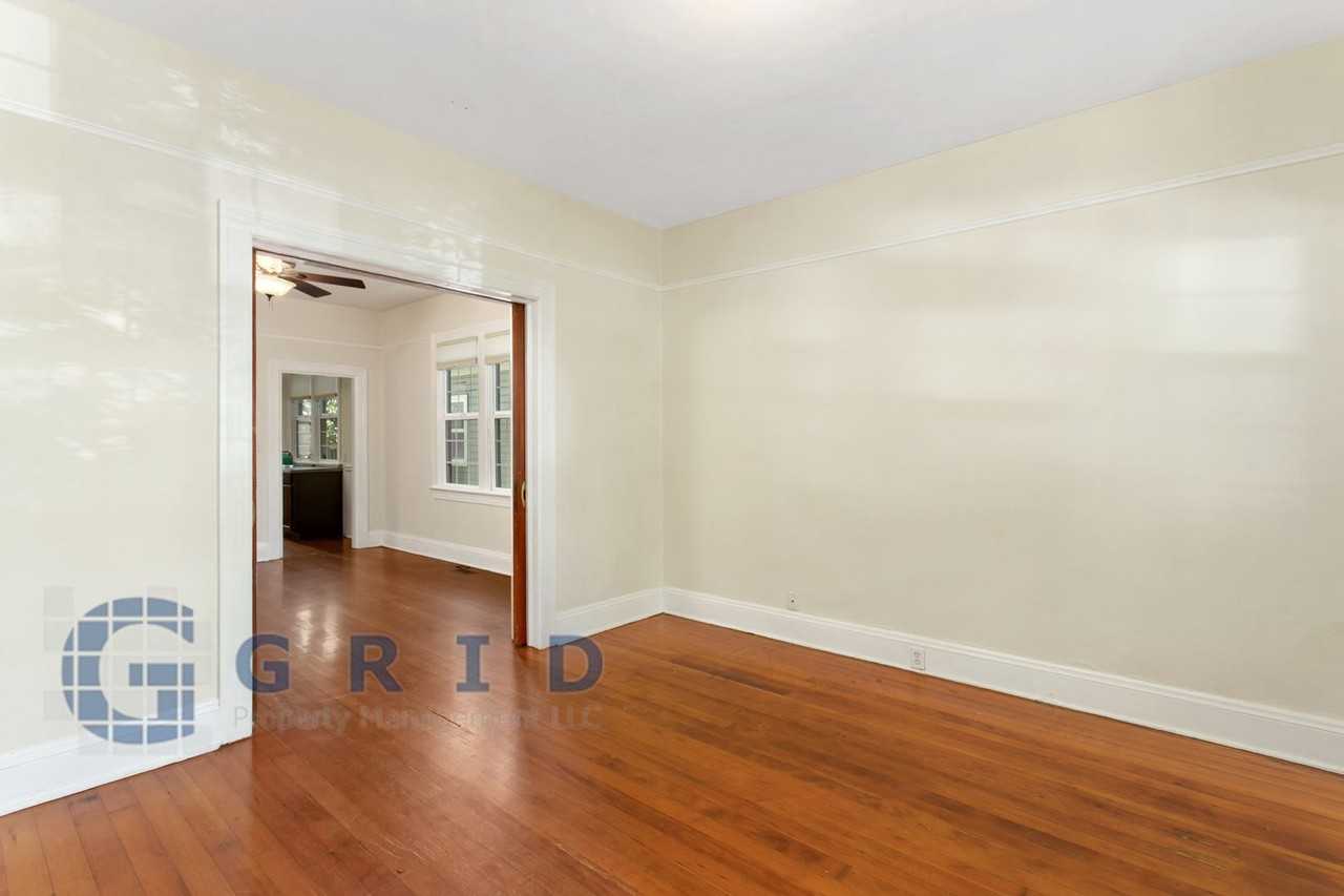 3922 N Michigan Ave - Photo 3 of 23