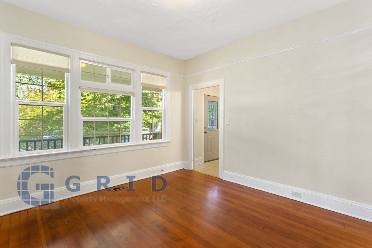 3922 N Michigan Ave - Photo 4 of 23