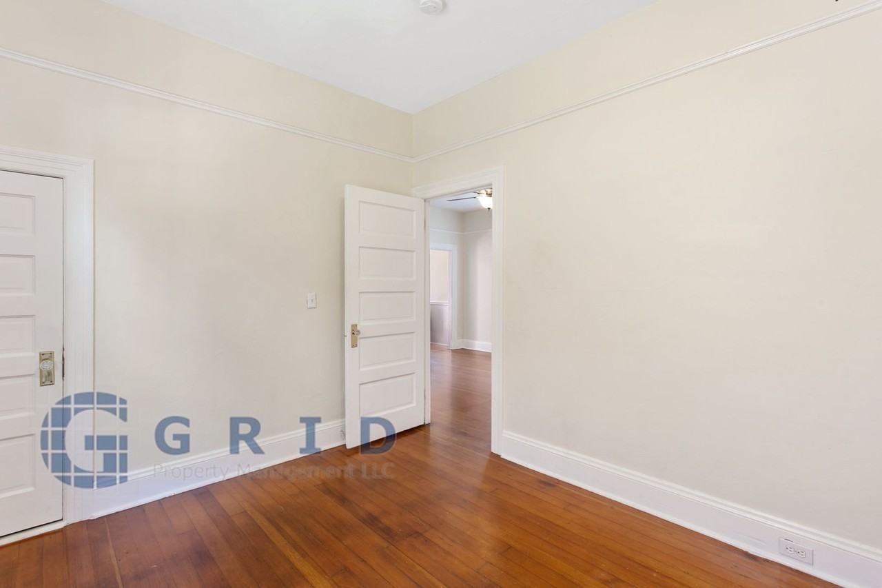 3922 N Michigan Ave - Photo 7 of 23