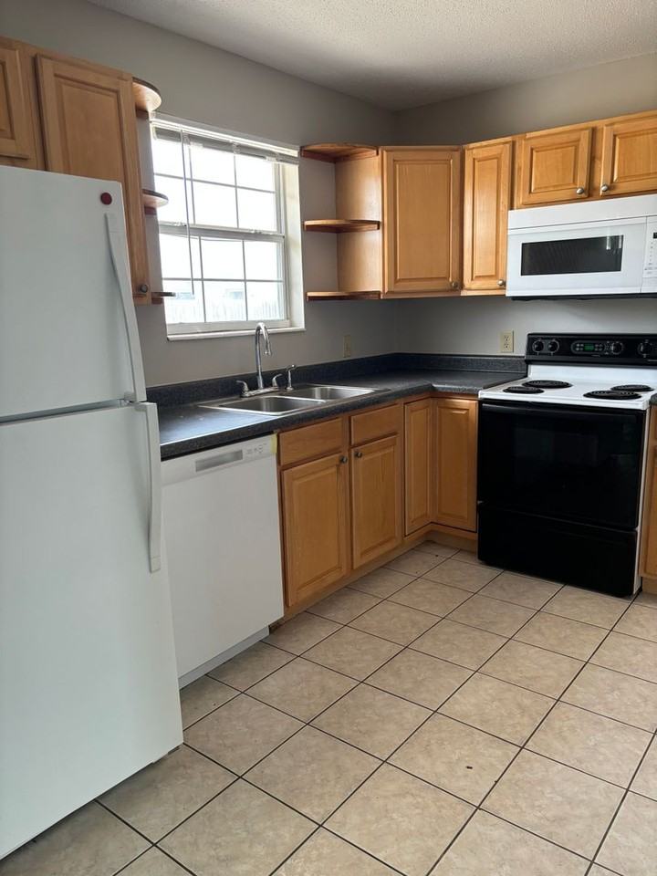 3936 Long John Dr - Photo 4 of 15