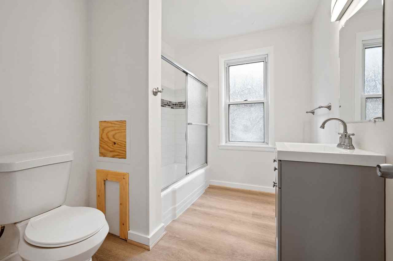 2004 Noble St - Photo 3 of 26