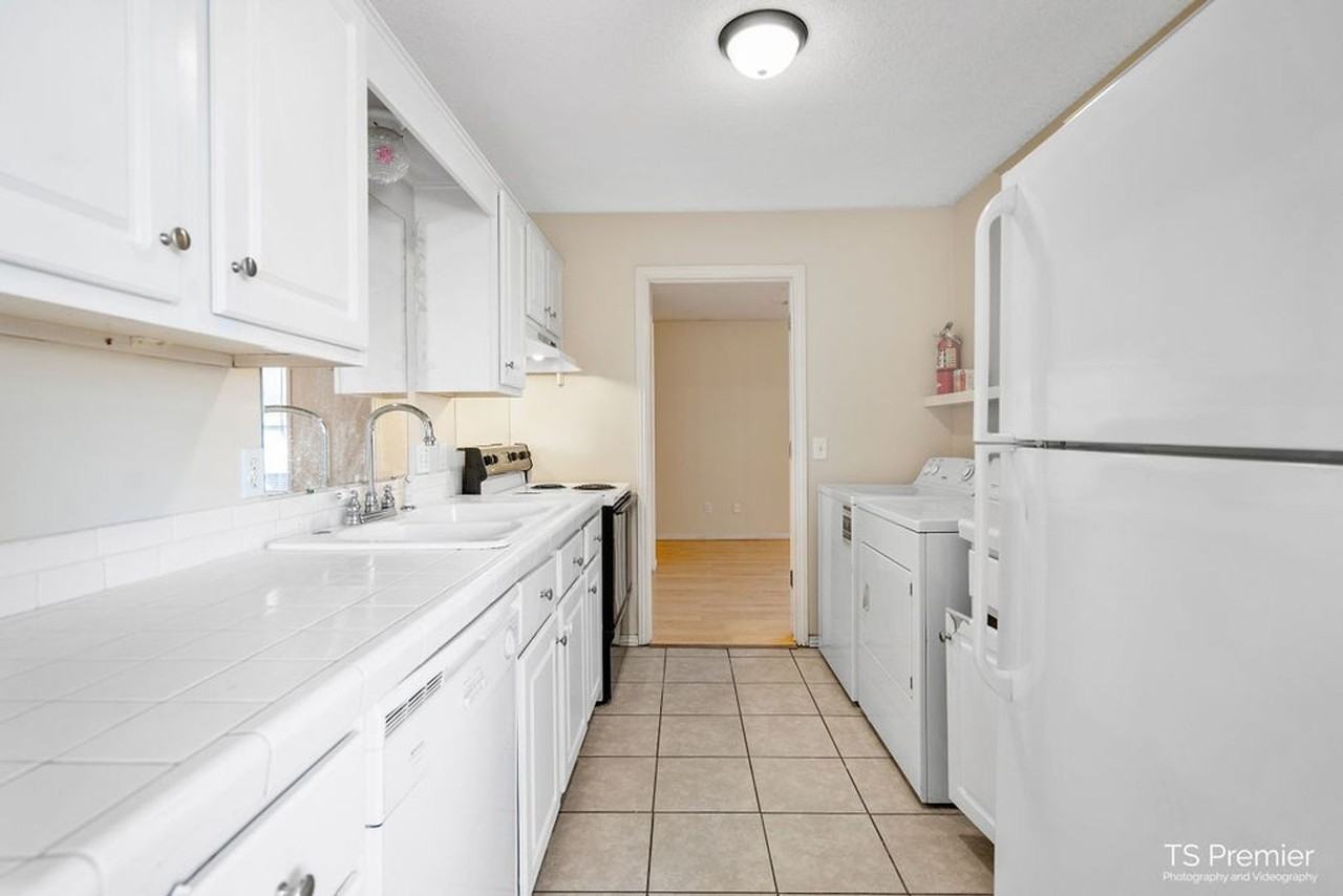950 Lindell Ave - Photo 5 of 6