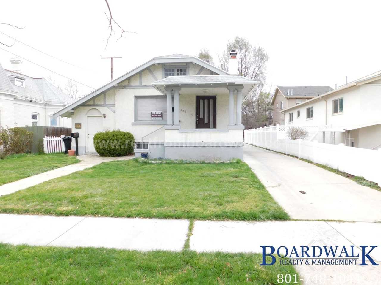 228/230 S 300 W - Photo 2 of 17