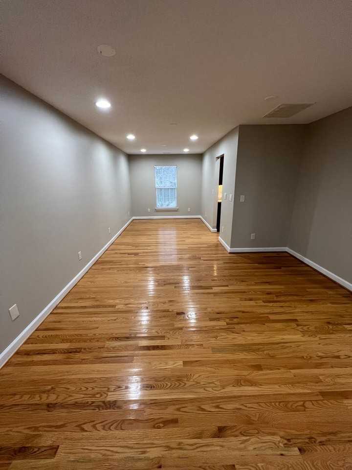 6893 Fenwick Dr - Photo 4 of 24