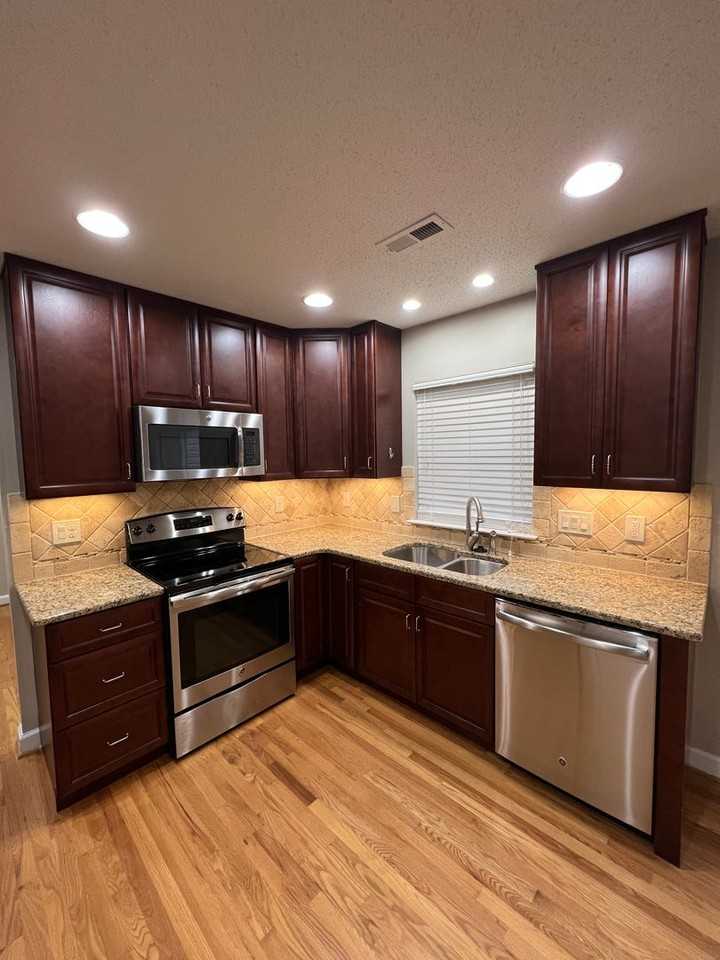 6893 Fenwick Dr - Photo 6 of 24