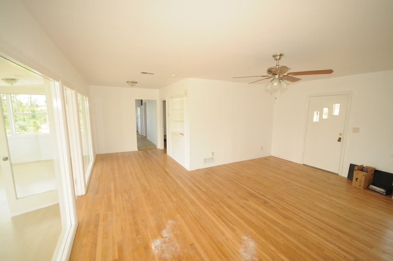 16 Windsor Dr - Photo 4 of 8