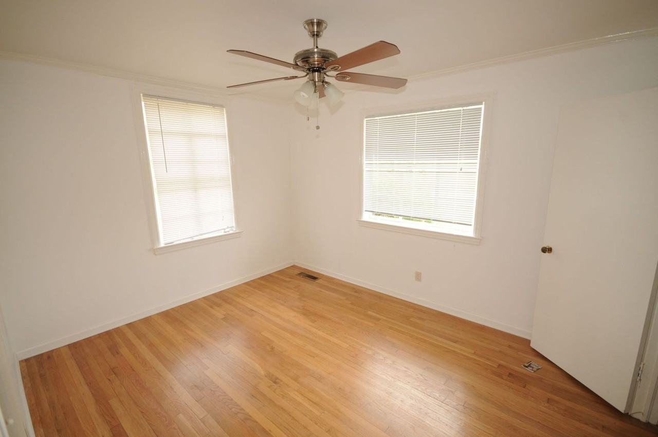 16 Windsor Dr - Photo 7 of 8