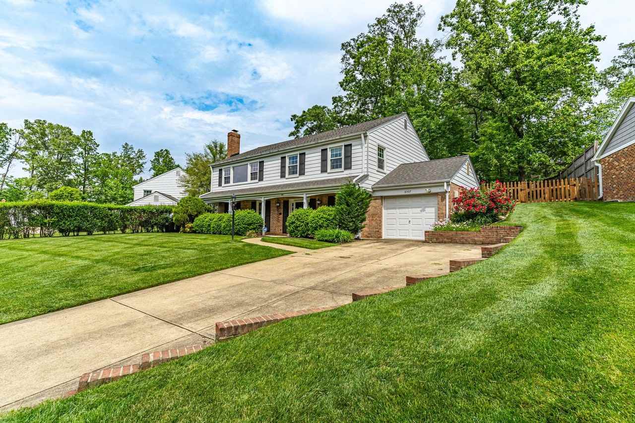 8307 Carrleigh Pkwy - Photo 2 of 38
