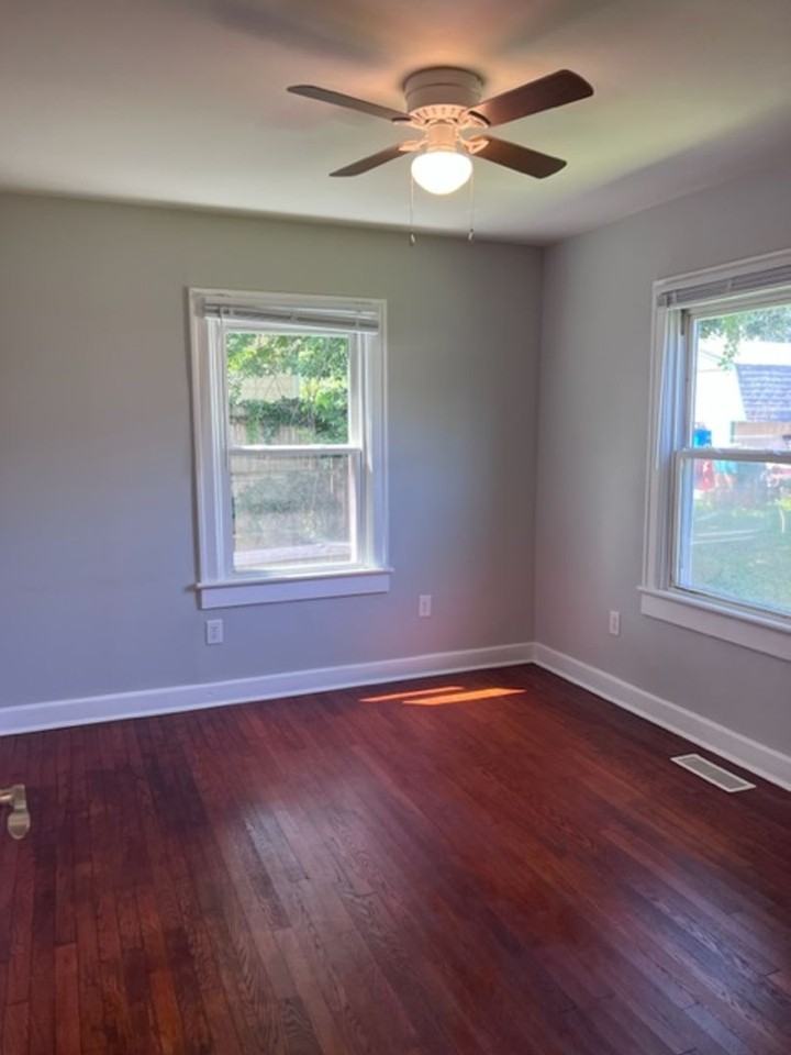 205 Douglas Ave Apt A - Photo 3 of 9