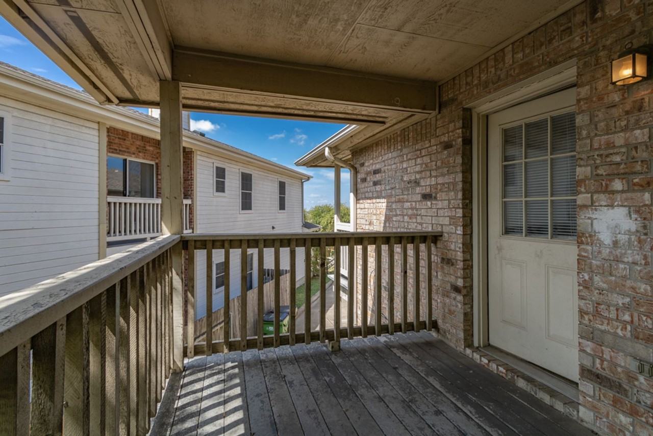 1829 Rawhide Loop - Photo 2 of 22