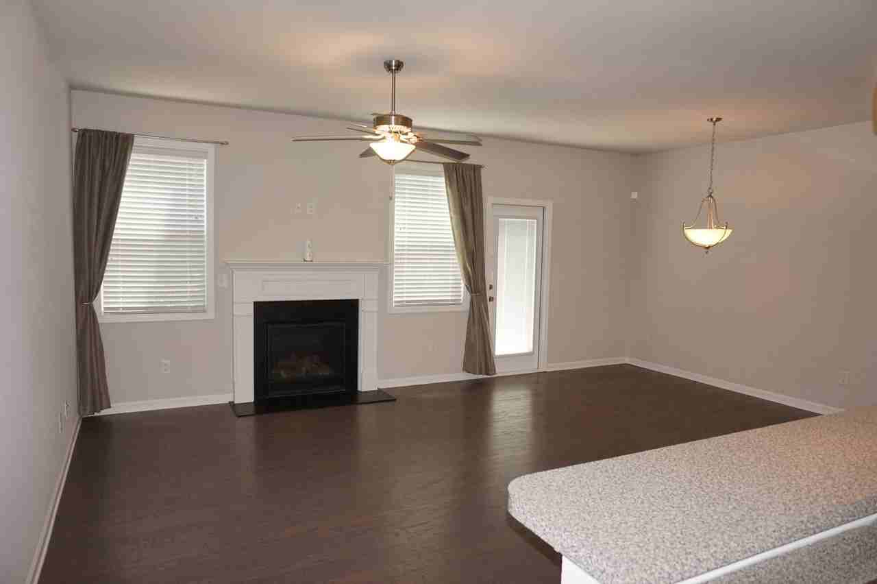180 Townview Dr - Photo 3 of 22
