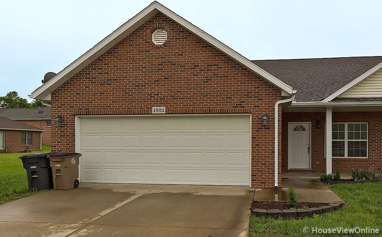 1921 Rock Creek Ln - Photo 2 of 18