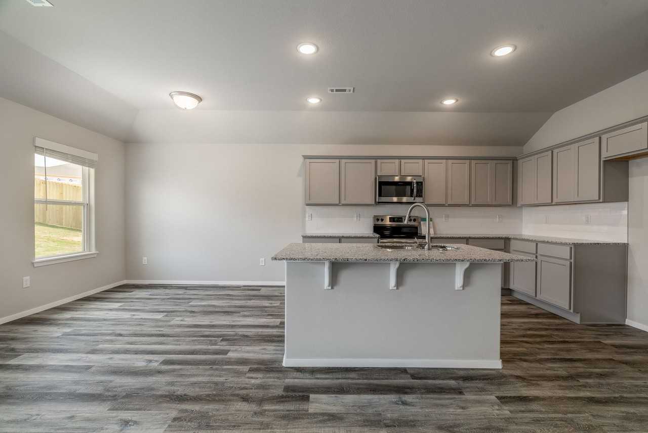 529 Woodcreek Loop - Photo 6 of 20